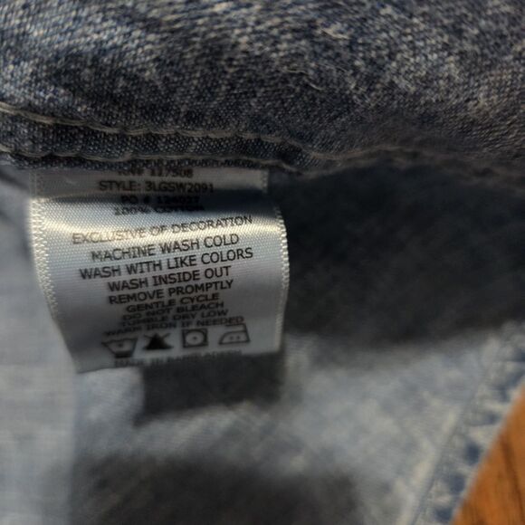 Levis Button Up Shirt Mens Large Short Sleeve Blue Denim Jean Cowboy Red Tab - Picture 7 of 9